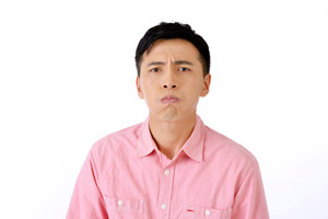 [無料写真] 不機嫌な日本人男性