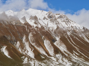 フリー写真 コーカサス山脈の岩肌