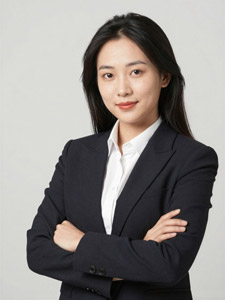 AI画像 腕を組むスーツ姿の女性社員