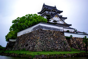 フリー写真 岸和田城の石垣と復興天守