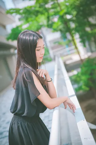 フリー写真, 人物（写真）, 女性（写真）, アジア人女性, 若い女性, ポートレイト, 台湾人, 台湾人女性（207）, ミニワンピース姿, 俯く（うつむく）