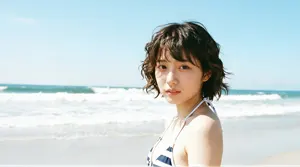 AI画像 ビキニ姿で砂浜に立つアジア人女性