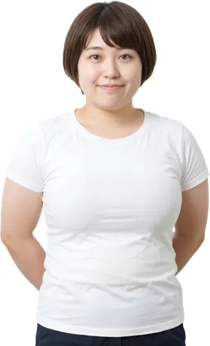 フリーAI画像, CC0 AI画像, 写真（AI画像）, 人物（AI画像）, 女性（AI画像）, アジア人女性, 若い女性, ポートレイト, ショートヘア, Tシャツ姿, 白背景