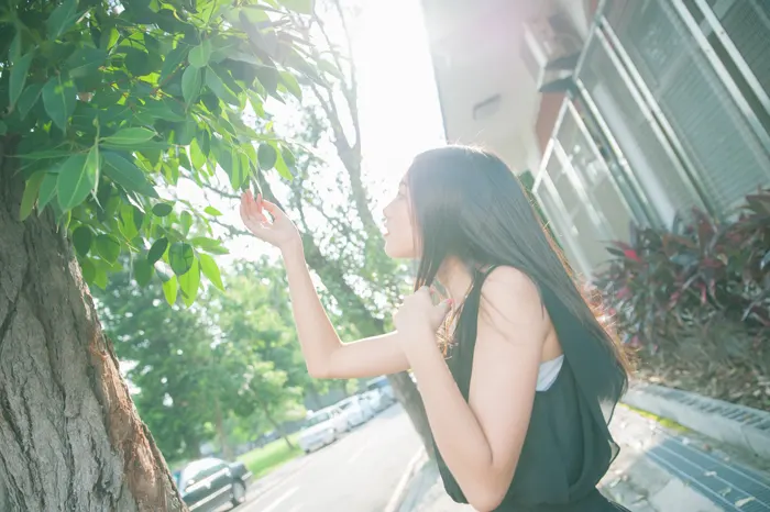 フリー写真, 人物（写真）, 女性（写真）, アジア人女性, 若い女性, ポートレイト, 台湾人, 台湾人女性（207）, 横顔, 見上げる