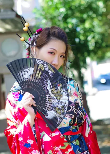 フリー写真, CC0 写真, 人物（写真）, 女性（写真）, アジア人女性, 若い女性, ポートレイト, 和服姿, 着物, 扇子, 口元を隠す