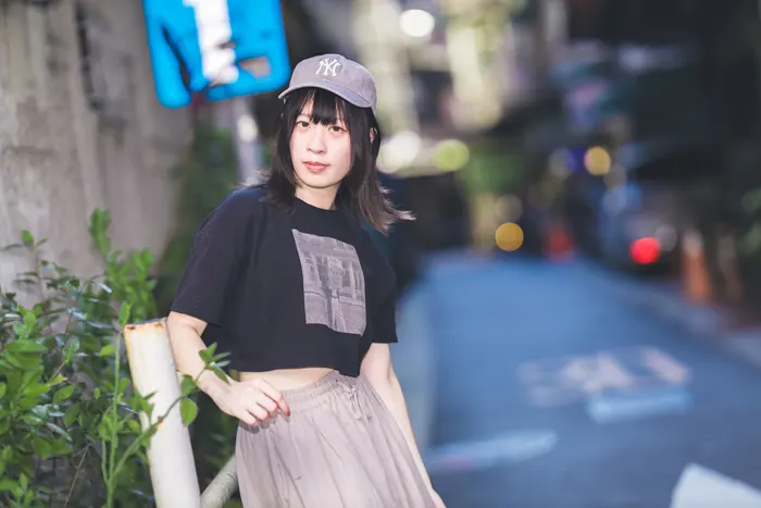 フリー写真, 人物（写真）, 女性（写真）, アジア人女性, 若い女性, ポートレイト, シリーズ（1546）, 台湾人, 帽子姿, 野球帽（キャップ）, Tシャツ姿, ズボン姿