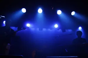 フリー写真 ライブ中のスポットライト
