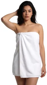 AI画像 バスタオルを体に巻いた外国人女性