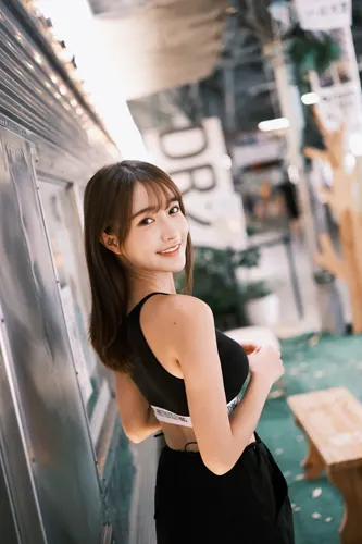 フリー写真, 人物（写真）, 女性（写真）, アジア人女性, 若い女性, ポートレイト, 台湾人, シリーズ（1547）, スポーツブラ姿, 振り返る
