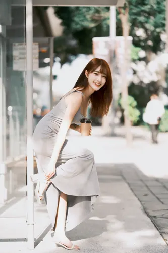 フリー写真, 人物（写真）, 女性（写真）, アジア人女性, 若い女性, ポートレイト, シリーズ（1548）, 台湾人, ワンピース姿, 全身（写真）, 片足を上げる