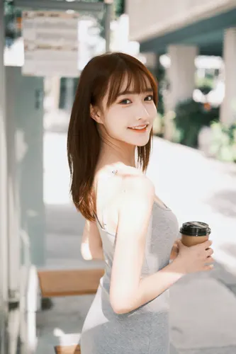 フリー写真, 人物（写真）, 女性（写真）, アジア人女性, 若い女性, ポートレイト, シリーズ（1548）, 台湾人, ワンピース姿, 珈琲（コーヒー）, 飲み物（写真）