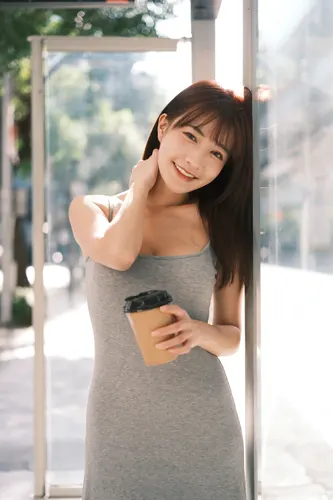 フリー写真, 人物（写真）, 女性（写真）, アジア人女性, 若い女性, ポートレイト, シリーズ（1548）, 台湾人, ワンピース姿, 珈琲（コーヒー）